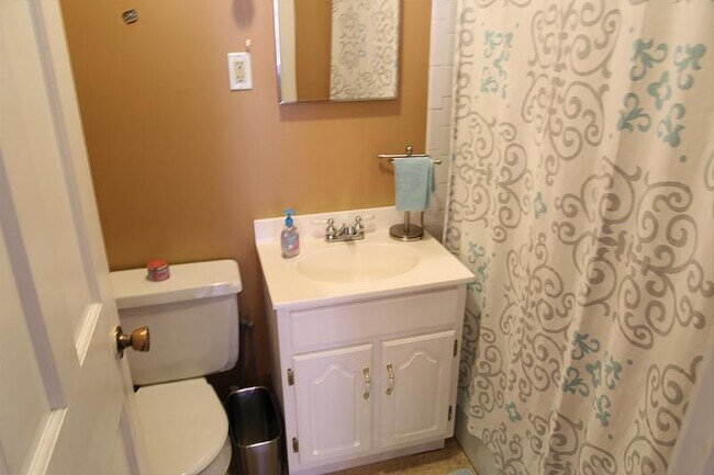 Photo - 460 Beacon St Unit 2F