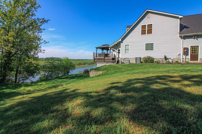 Photo - 511 Riverview Ct