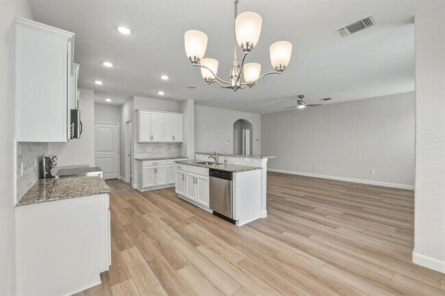 Photo - 301 Serpentine Ln