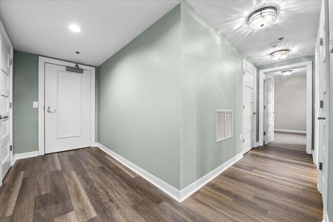 525 W Lafayette Blvd Unit 21C