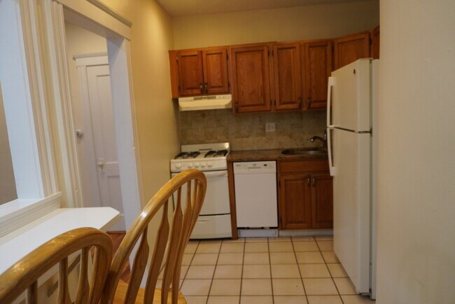 Photo - 240 Kelton St Unit 3