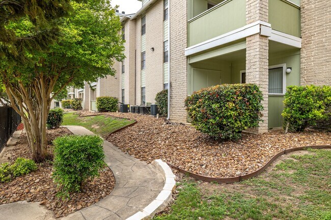 Palisades Park Apartments