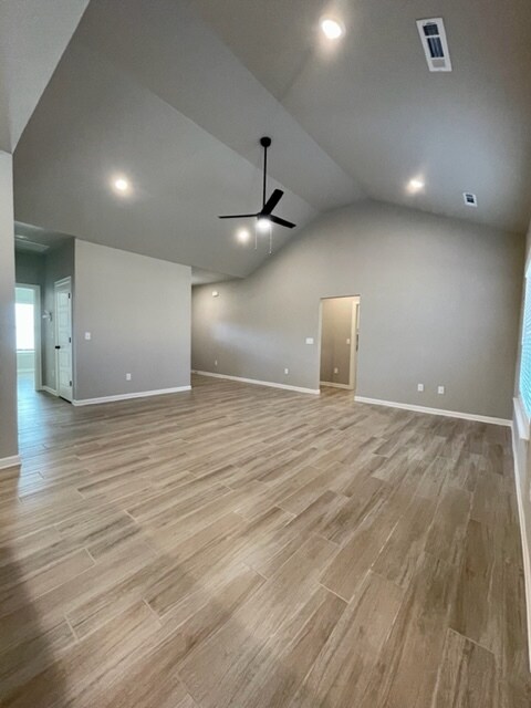 Photo - 664 Woodland St