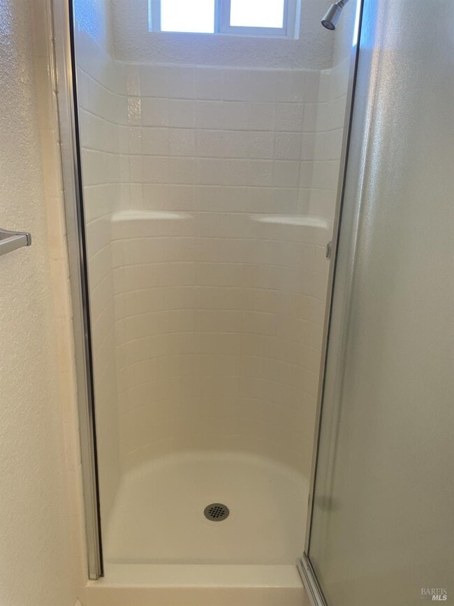 Photo - 203 Spur Ridge Ln
