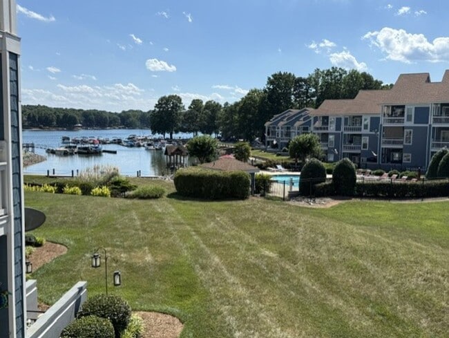 Building Photo - Waterfront Condo Fully Renovated for Lease on Lake Norman at Davidson Landing