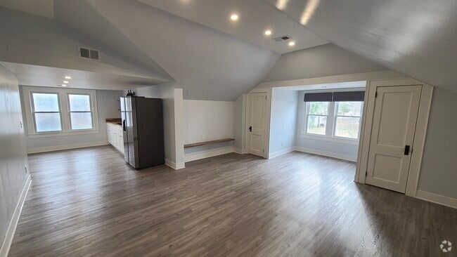 Building Photo - 1001 N Main St Unit 1001a Rental