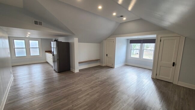 Photo - 1001 N Main St Apartamentos Unidad 1001a