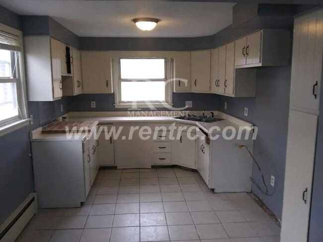 Photo - 905 Sprague-