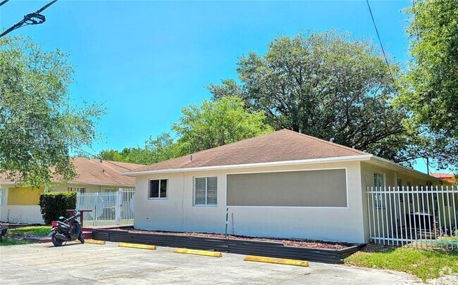 Building Photo - 2510 NE 184th Terrace Rental