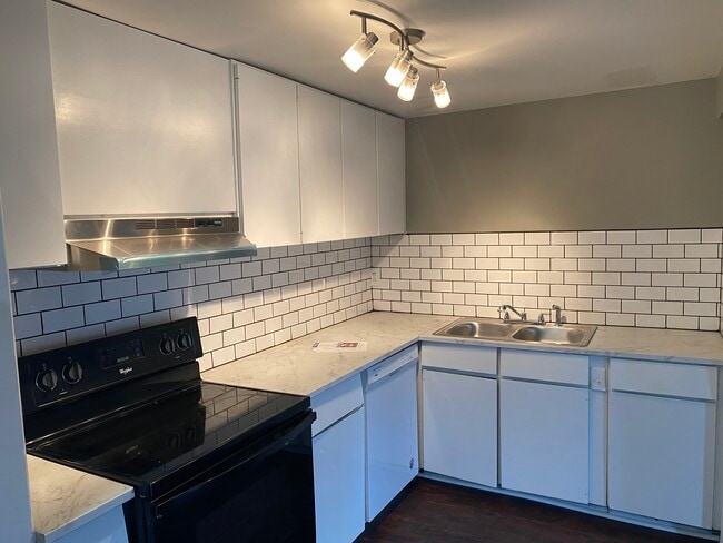Building Photo - 4207 Locust St Unit A