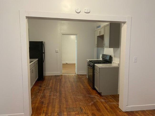 Photo - Video in Photos-2 Bedroom Home Near Farquhar Park-York City SD