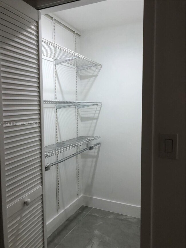 Photo - 777 SW 9th Ave Unit 322