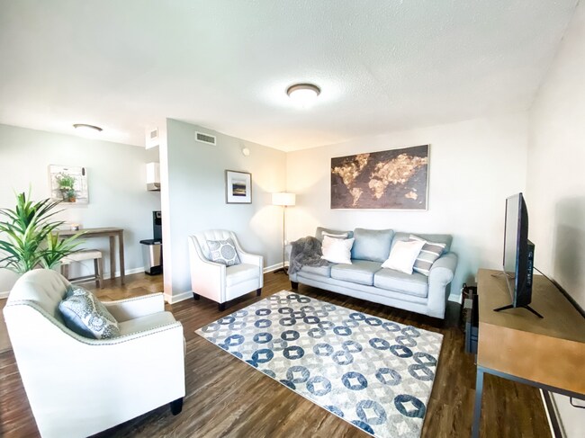 Photo - 2990 Rhodes Cir S