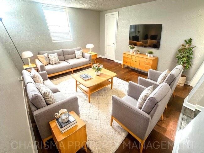 Building Photo - 917 Plex Unit 917 S 1st Street #1