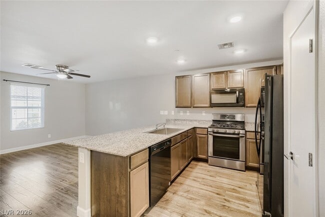 Photo - 4598 Woolcomber St