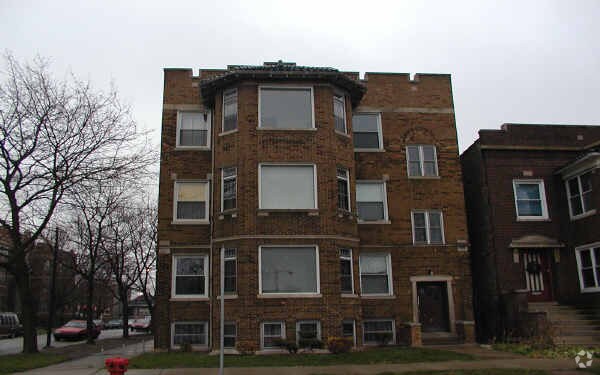 Photo - 11201 S King Dr Apartments