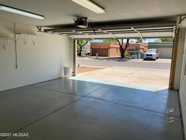 Photo - 3911 N Vine Tree Pl