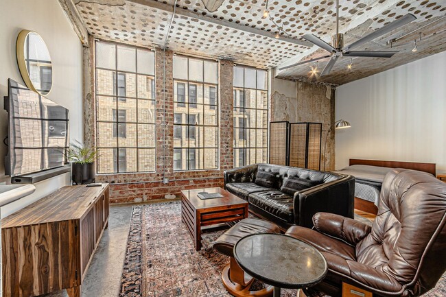 Building Photo - Modern Studio Loft in Downtown Dallas – Wa...