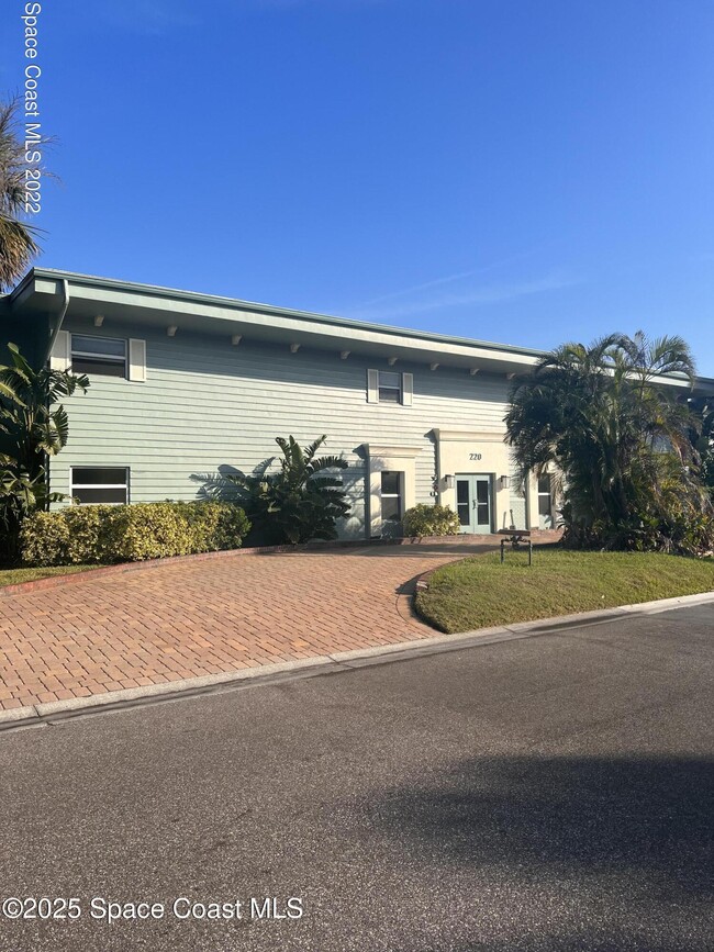 Building Photo - 220 Columbia Dr Unit 7 Rental