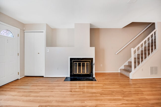 Photo - 3944 Woodhue Pl Unidad 22