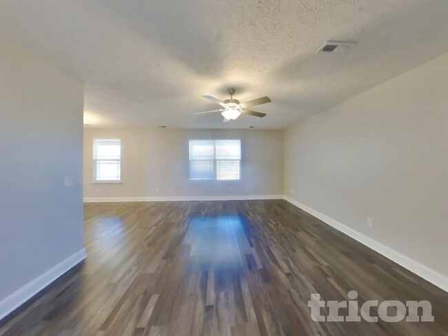 Photo - 716 Cedar Ln