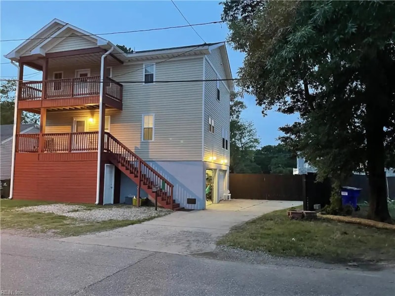 Photo - 9573 6th Bay St