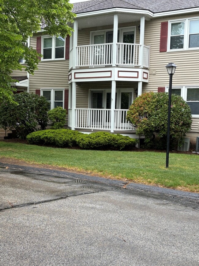 Building Photo - 690 S Porter St Unit Condo