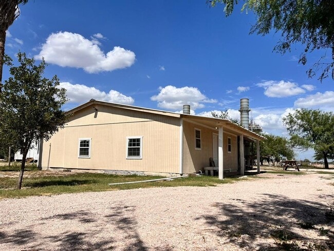 Building Photo - 911 Agua Ln Rental