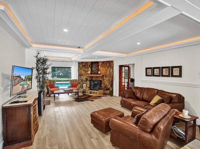 Photo - 5612 Harding St