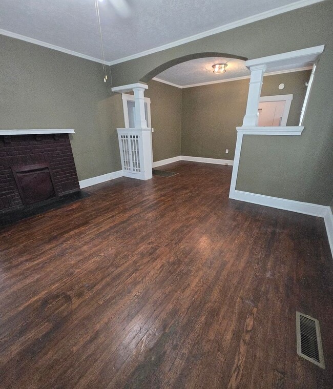 Photo - 901 Montgomery Ave