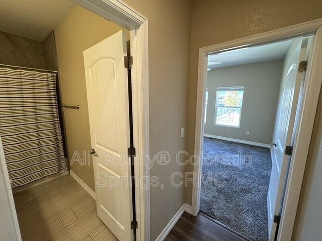 Photo - 770 Thimbleberry Point