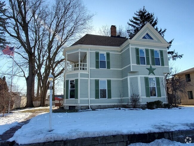 Building Photo - Four bedroom in Historical Franklin Rental