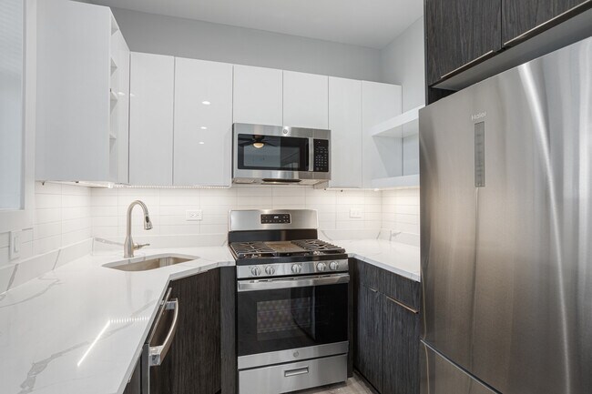 Photo - 1243 W Morse Ave Unit 2
