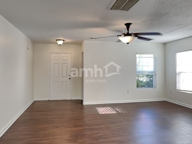 Photo - 4426 Red Hook Rd