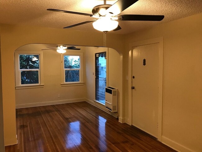 Photo - 3615/3617 Edenhurst Ave. Unit 3615