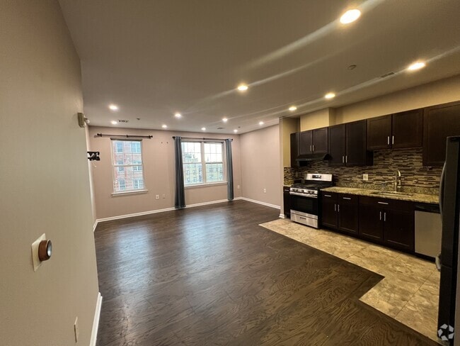 Building Photo - 1209 Summit Ave Unit 409 Rental