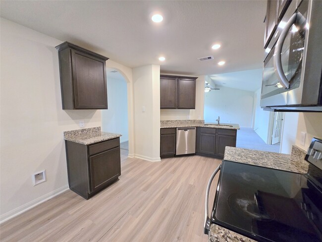 Photo - 380 Stone Gage Dr