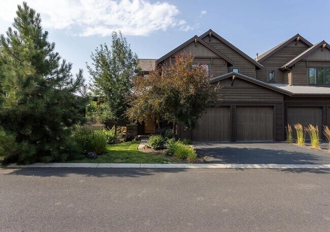 Photo - Spacious Tetherow Home with Community Amenities