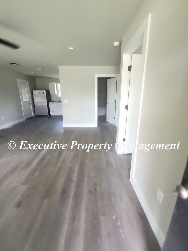 Photo - 504 W Avenue A