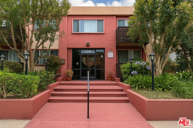 Building Photo - 5349 Newcastle Ave Unit 56 Rental