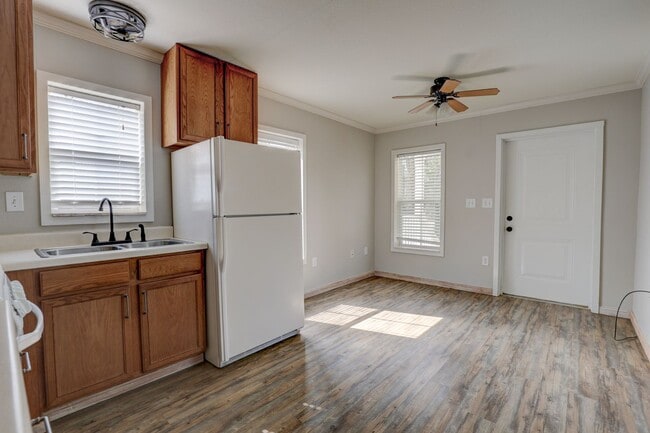 Photo - 1 Bedroom/ 1 Bathroom available now!