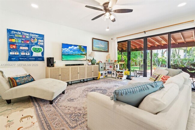 Photo - 550 Westward Dr