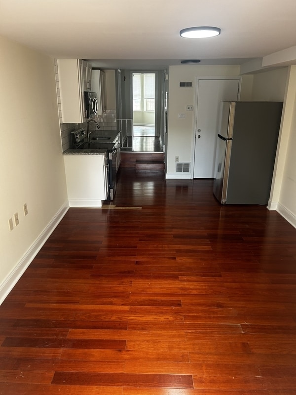 Building Photo - 1547 S 13th St Rental