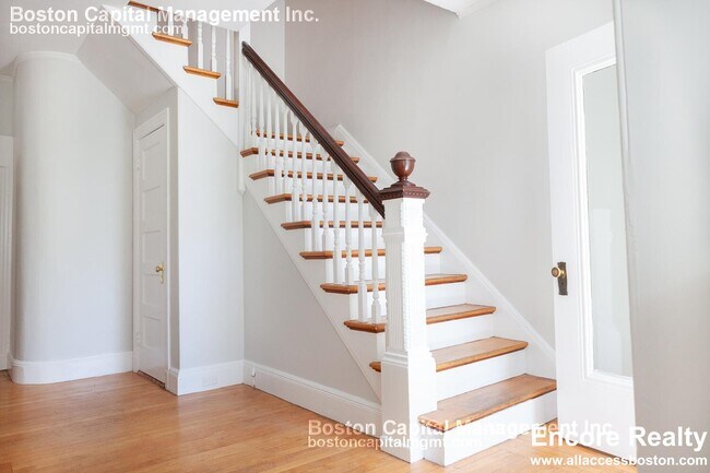 Photo - 1743 Commonwealth Ave