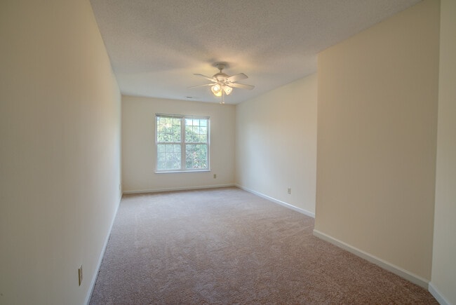Building Photo - 2129 Market St Rental