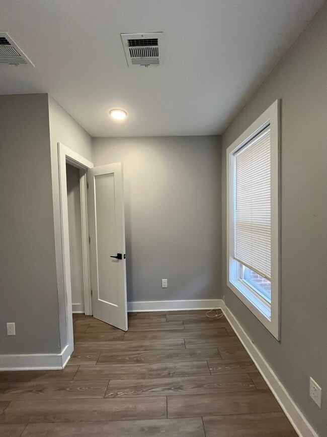 Photo - 26 Yale Ave Unit 2R