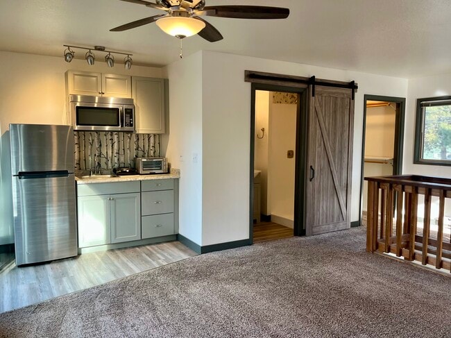 Photo - 1421 NE 8th St