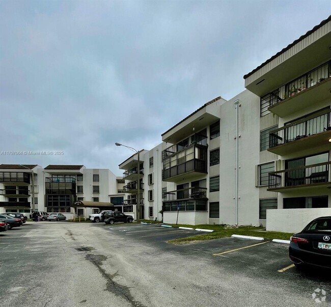 Building Photo - 1350 SW 122nd Ave Unit 321 Rental