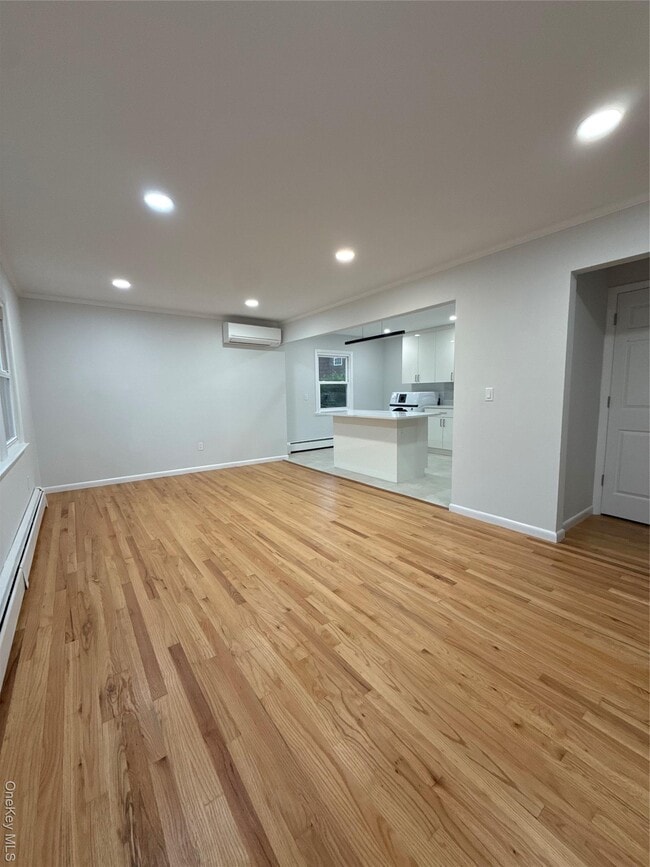 Photo - 9 Walnut Ln