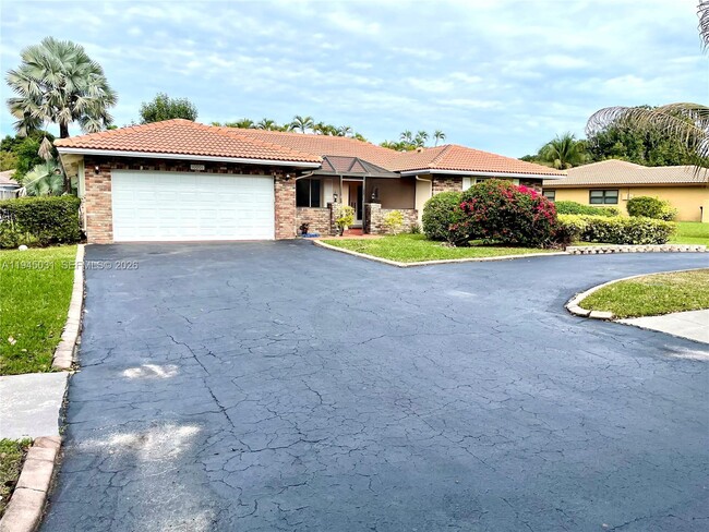 Photo - 10001 NW 11th Manor